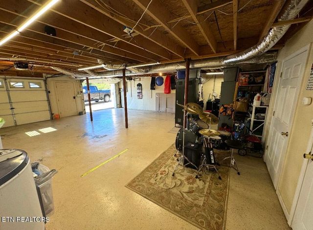 188 HUNTSMAN Lane, Bean Station, TN 37708