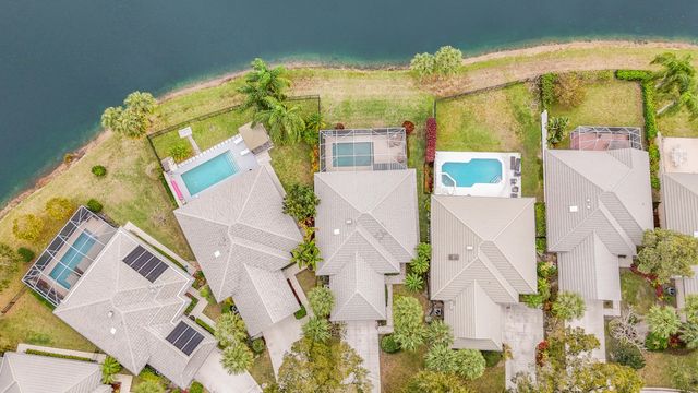 2013 Bedford Drive, Palm Beach Gardens, FL 33403