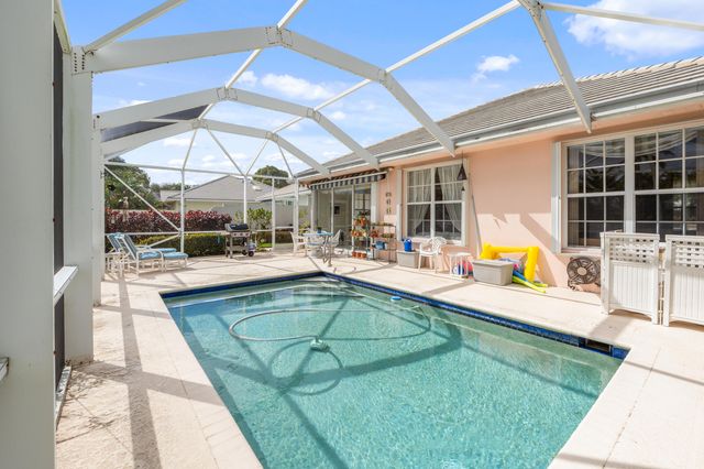 2013 Bedford Drive, Palm Beach Gardens, FL 33403