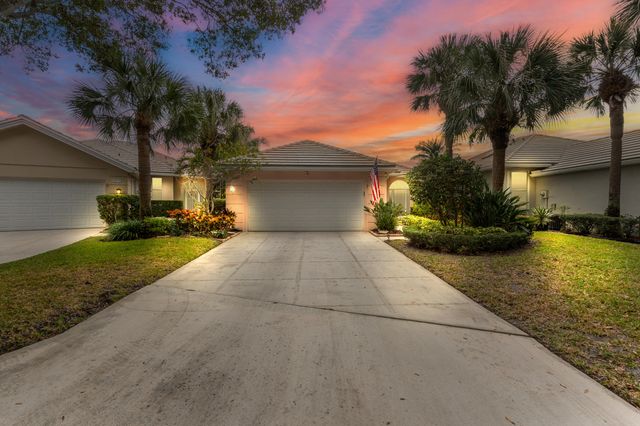 2013 Bedford Drive, Palm Beach Gardens, FL 33403