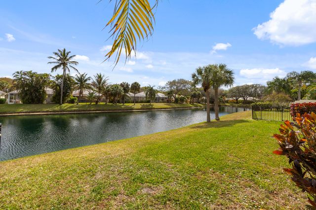 2013 Bedford Drive, Palm Beach Gardens, FL 33403