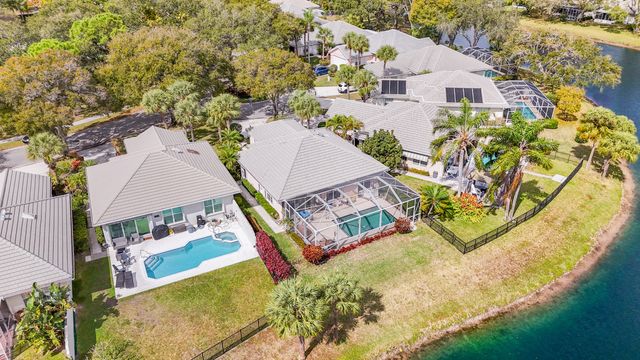 2013 Bedford Drive, Palm Beach Gardens, FL 33403