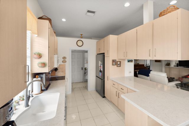 2013 Bedford Drive, Palm Beach Gardens, FL 33403