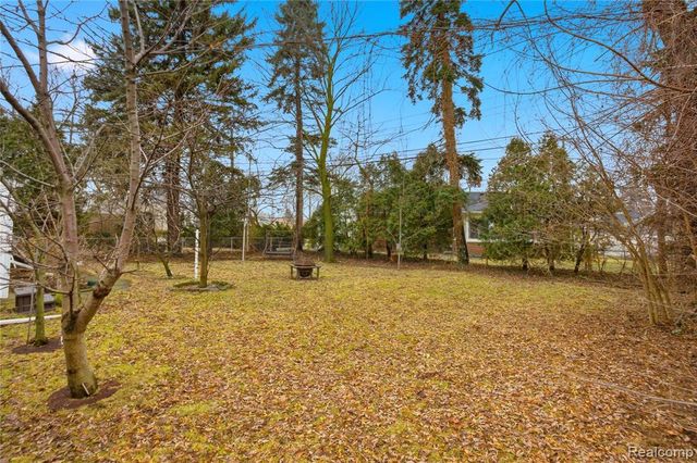 21270 Outer Drive, Dearborn, MI 48124