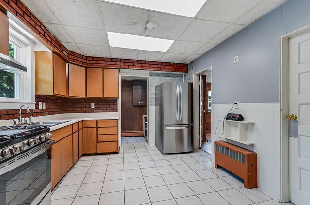 411 Wallace Street, Joliet, IL 60436