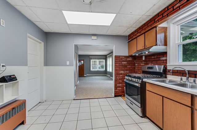 411 Wallace Street, Joliet, IL 60436