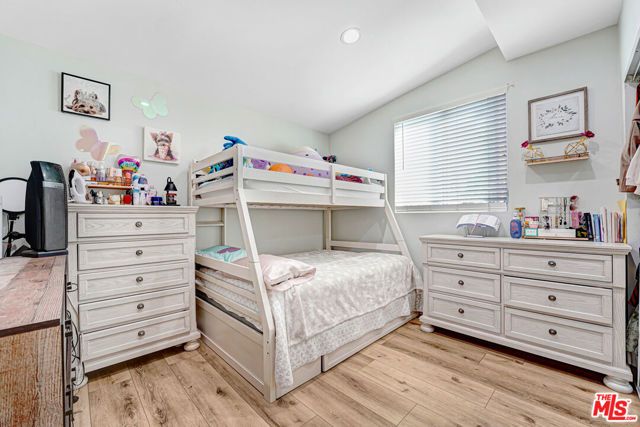 6659 Zelzah Avenue, Los Angeles, CA 91335
