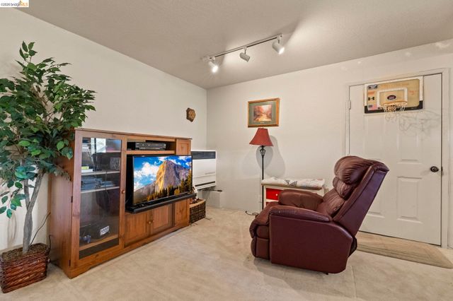29803 Mono Trail, Cold Springs, CA 95335