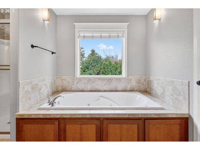 3081 Se RIESLING Rd, Milwaukie, OR 97267