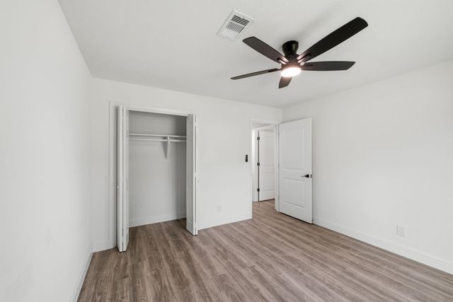 10406 Broadstairs Street, Houston, TX 77013