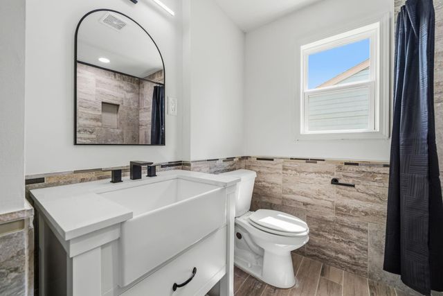 10406 Broadstairs Street, Houston, TX 77013