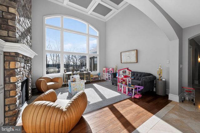 31 BARRY RD, Lambertville, NJ 08530