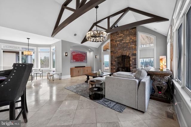 31 BARRY RD, Lambertville, NJ 08530