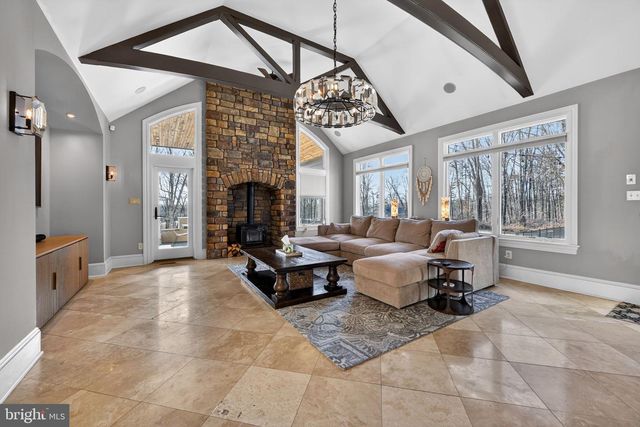 31 BARRY RD, Lambertville, NJ 08530