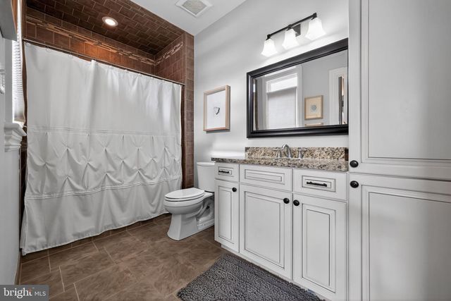 31 BARRY RD, Lambertville, NJ 08530