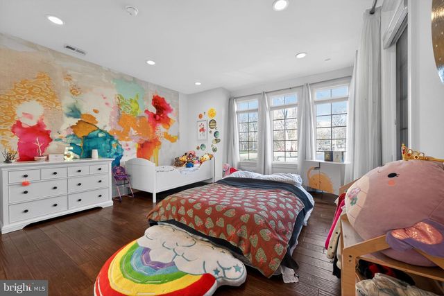 31 BARRY RD, Lambertville, NJ 08530