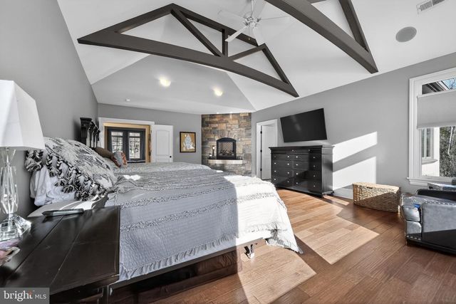 31 BARRY RD, Lambertville, NJ 08530