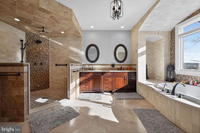 31 BARRY RD, Lambertville, NJ 08530