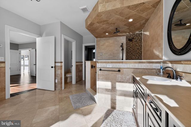 31 BARRY RD, Lambertville, NJ 08530