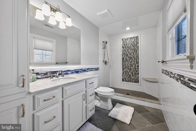 31 BARRY RD, Lambertville, NJ 08530