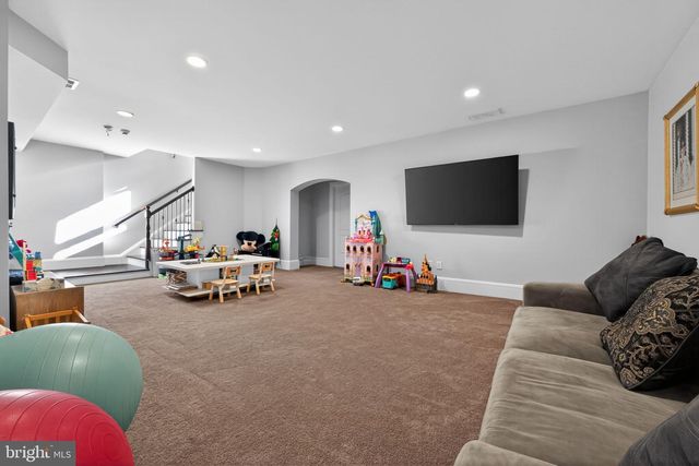 31 BARRY RD, Lambertville, NJ 08530