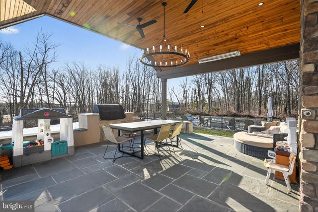 31 BARRY RD, Lambertville, NJ 08530