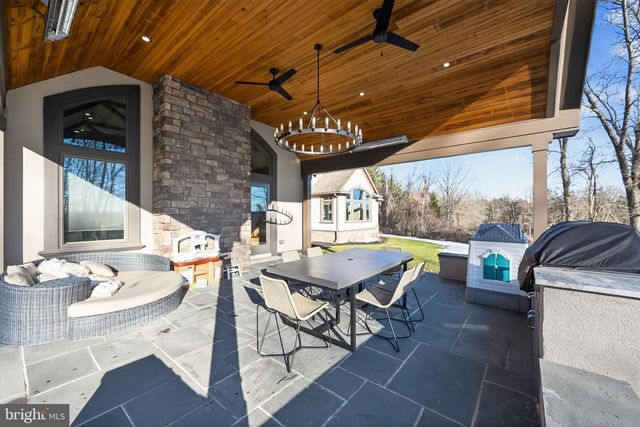 31 BARRY RD, Lambertville, NJ 08530