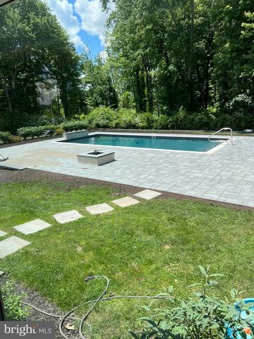 31 BARRY RD, Lambertville, NJ 08530