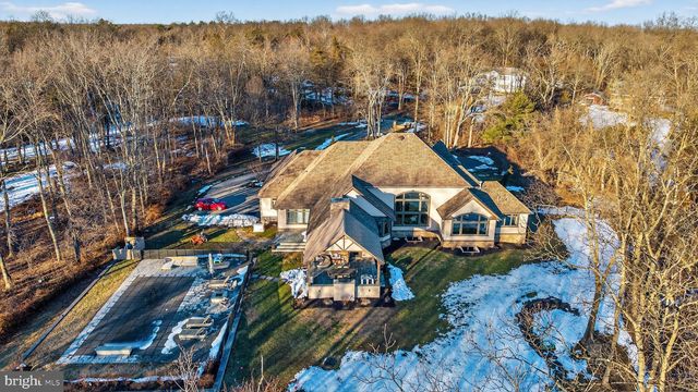 31 BARRY RD, Lambertville, NJ 08530