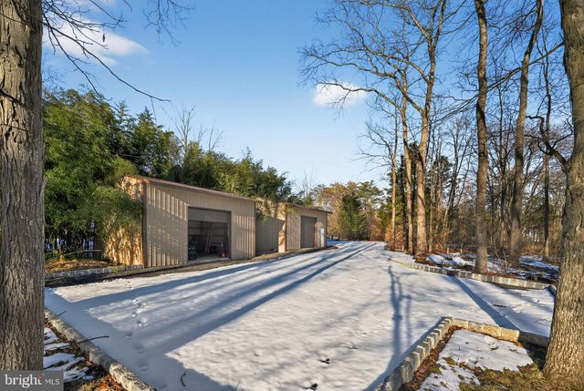 31 BARRY RD, Lambertville, NJ 08530