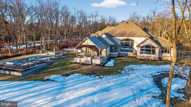 31 BARRY RD, Lambertville, NJ 08530