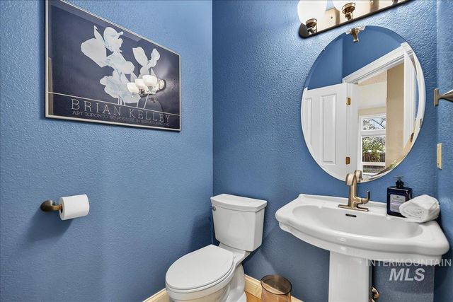 1714 Melrose Ave, Nampa, ID 83686