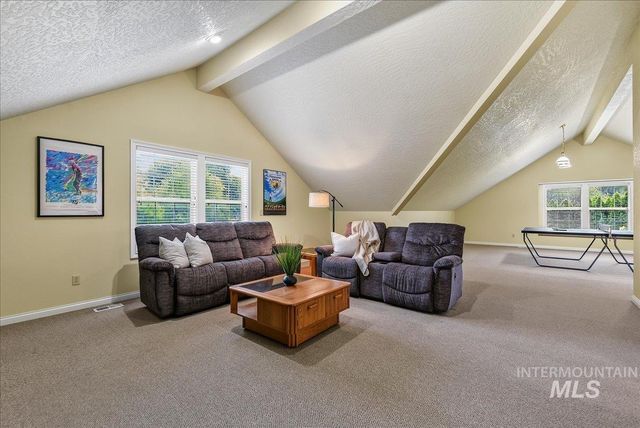 1714 Melrose Ave, Nampa, ID 83686