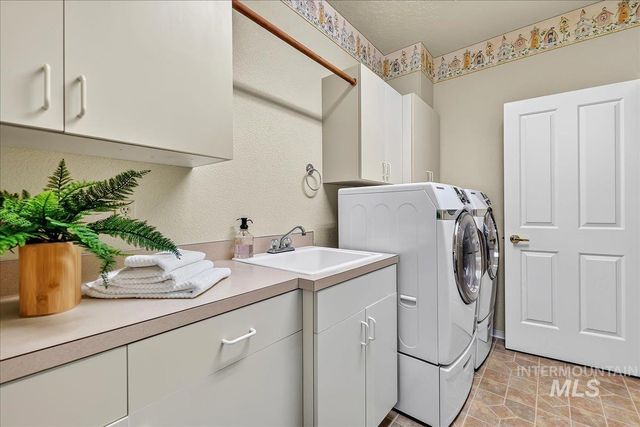 1714 Melrose Ave, Nampa, ID 83686