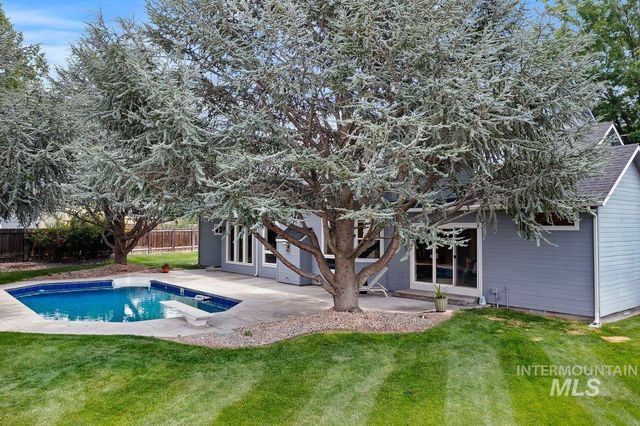 1714 Melrose Ave, Nampa, ID 83686
