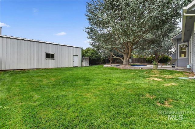 1714 Melrose Ave, Nampa, ID 83686