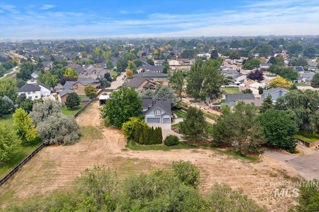 1714 Melrose Ave, Nampa, ID 83686