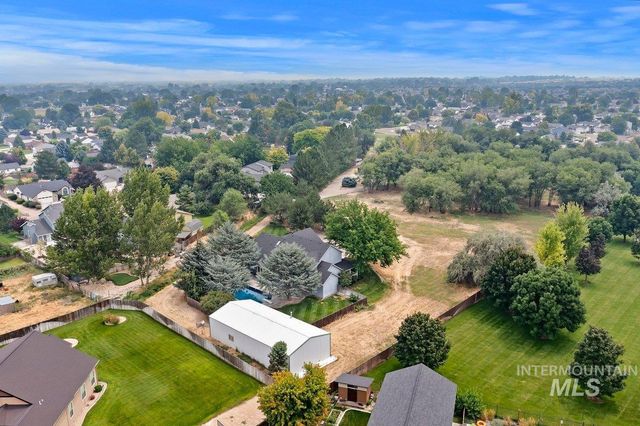 1714 Melrose Ave, Nampa, ID 83686
