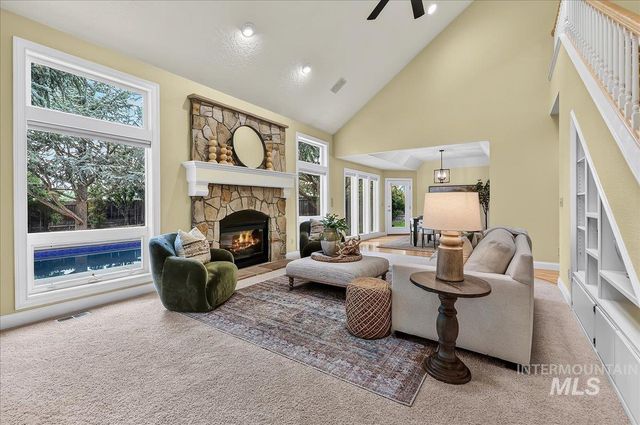 1714 Melrose Ave, Nampa, ID 83686