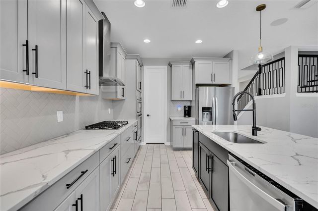 16942 SAVORY MIST CIRCLE, Bradenton, FL 34211