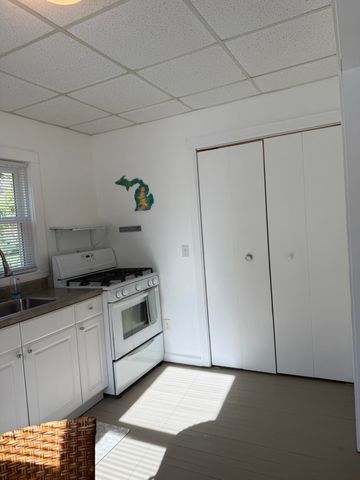 2148 N Lakeshore Drive, Hamlin Twp, MI 49431