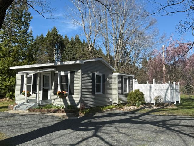 2148 N Lakeshore Drive, Hamlin Twp, MI 49431