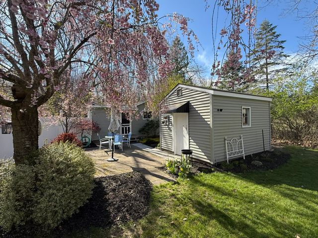 2148 N Lakeshore Drive, Hamlin Twp, MI 49431