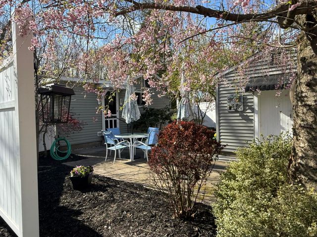 2148 N Lakeshore Drive, Hamlin Twp, MI 49431