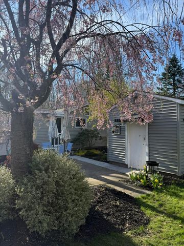 2148 N Lakeshore Drive, Hamlin Twp, MI 49431