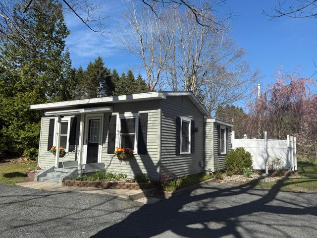 2148 N Lakeshore Drive, Hamlin Twp, MI 49431