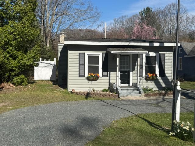 2148 N Lakeshore Drive, Hamlin Twp, MI 49431