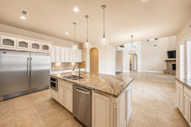 812 Cross Timbers Drive, Keller, TX 76248