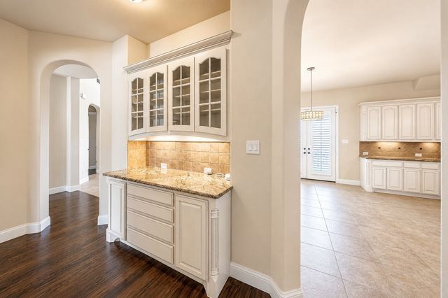 812 Cross Timbers Drive, Keller, TX 76248