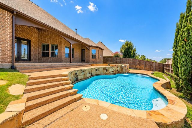812 Cross Timbers Drive, Keller, TX 76248